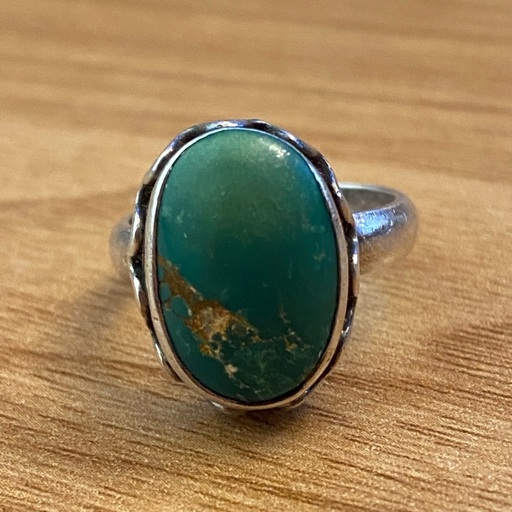 Vintage, 925 sterling silver turquoise ring.